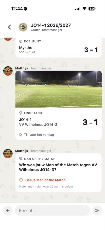 Eindstand met foto en Man of the Match-stemming in de teamchat